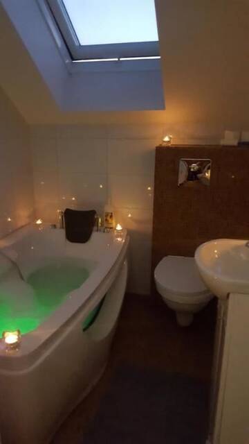 Фото номера Deluxe Double Room with Spa Bath - Attic Дома для отпуска Spa Apartamenty Lidzbark г. Лидзбарк 14